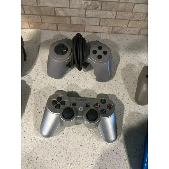 PlayStation controller bundle   Th - Picture 3 of 7